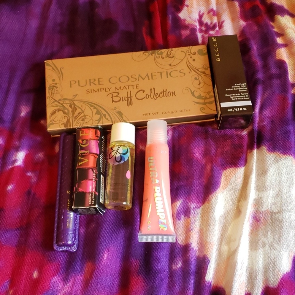 💞MAKEUP BUNDLE💞